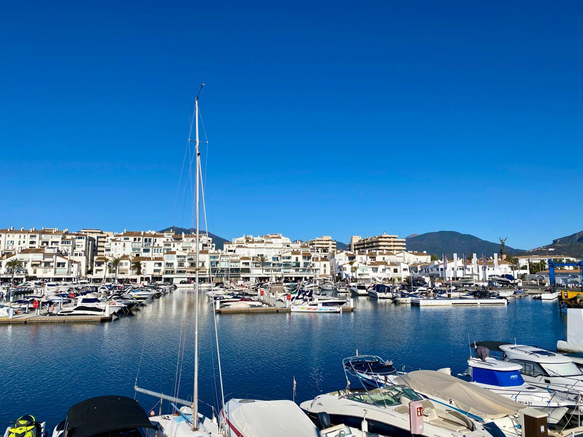 شقة Luxury Puerto Banus Penthouse With Parking & Wi-Fi ماربيا المظهر الخارجي الصورة