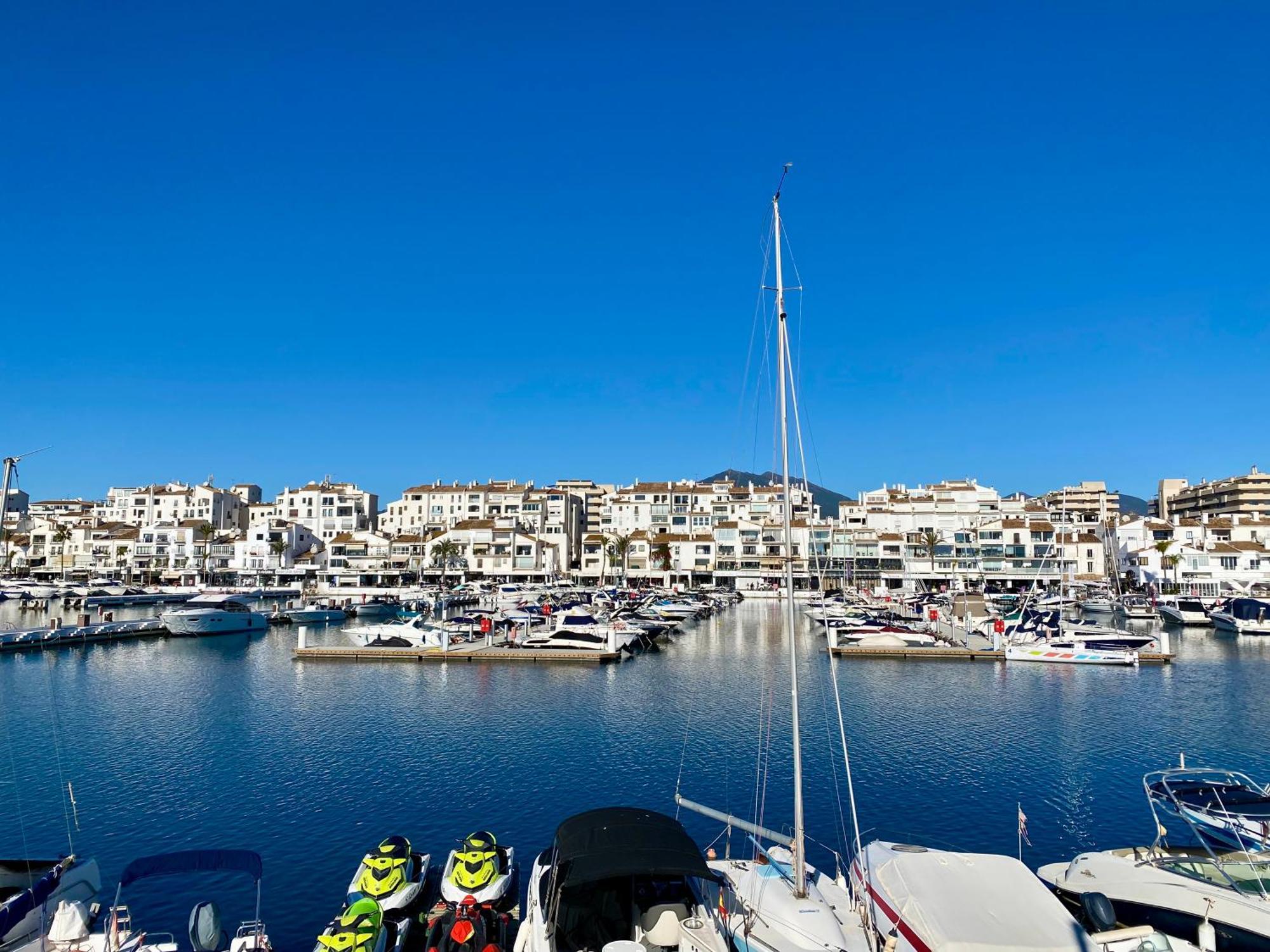 شقة Luxury Puerto Banus Penthouse With Parking & Wi-Fi ماربيا المظهر الخارجي الصورة